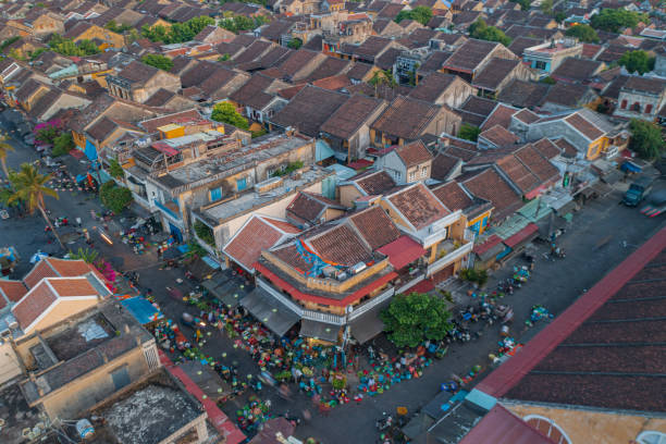 The best way to explore the ancient town of Hoi An