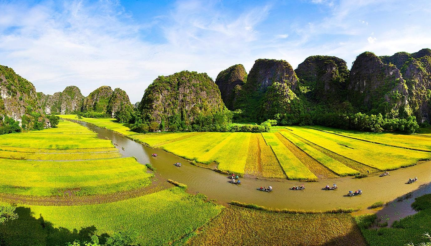 Top 11 famous tourist attractions in Ninh Binh, Vietnam